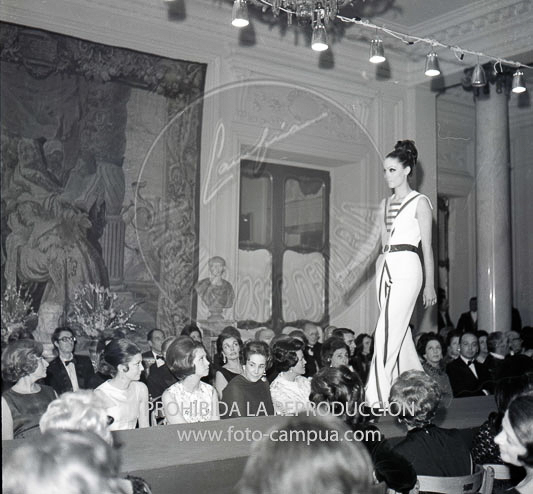 Desfile de modelos en la embajada de Italia de Madrid.
