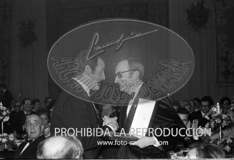 Entrega de placas a los 