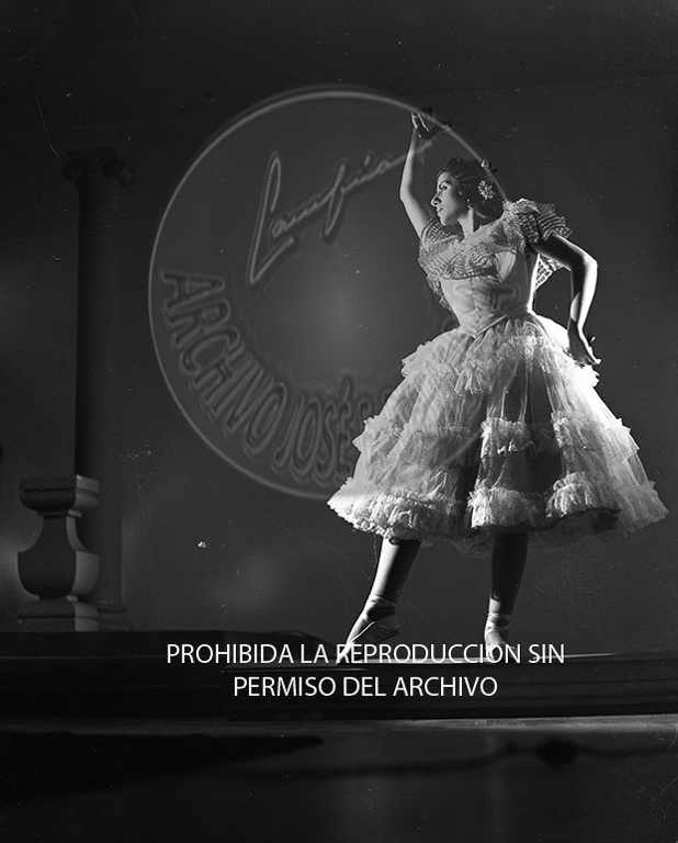 Elvira Lucena