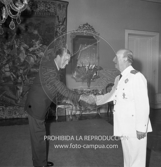 Franco recibe en San Sebastián a la Directiva del Club Náutico