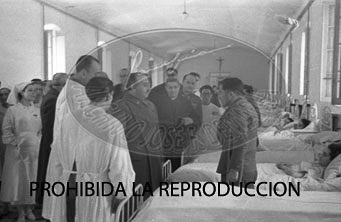 Franco visita el hospital de Burgos