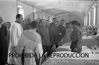 Franco visita el hospital de Burgos