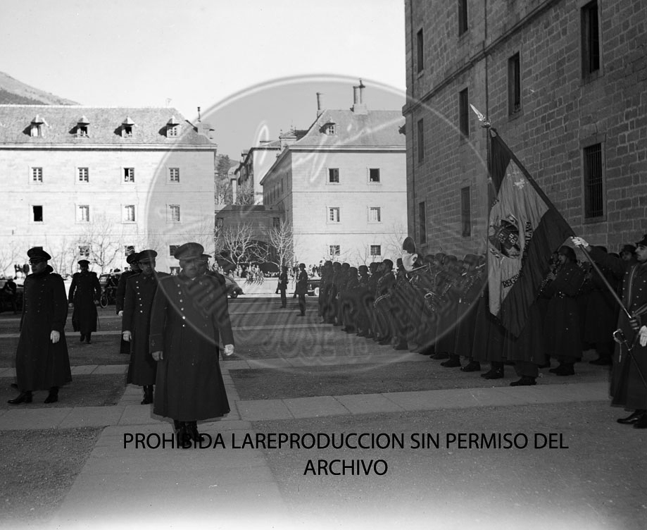 Funerales pior el aniversario de la muerte de Jose Antonio en El Escorial