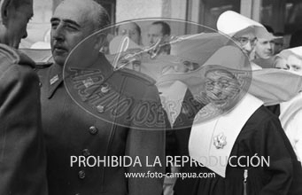 Franco inaugura el hospital de Guadarrama