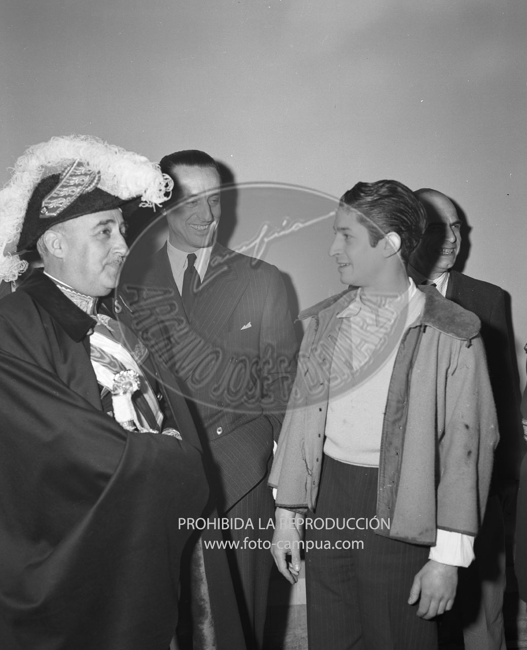 Franco con el pintor Romero Resendi
