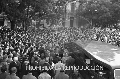 Llegada a Barajas de los restos mortales de Juan Ramón Jimenez