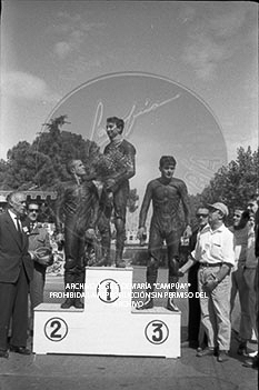 V Premio Internacional Motociclista de Otoño en el Parque del Retiro de Madrid