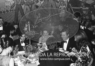 Entrega de placas a los 